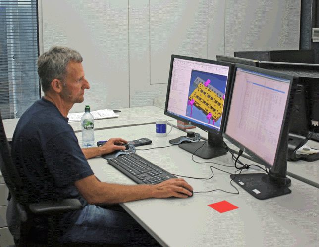 Software de ultimă generaţie este utilizat pentru proiectarea şi calcularea matriţelor (Foto: Klaus Vollrath)